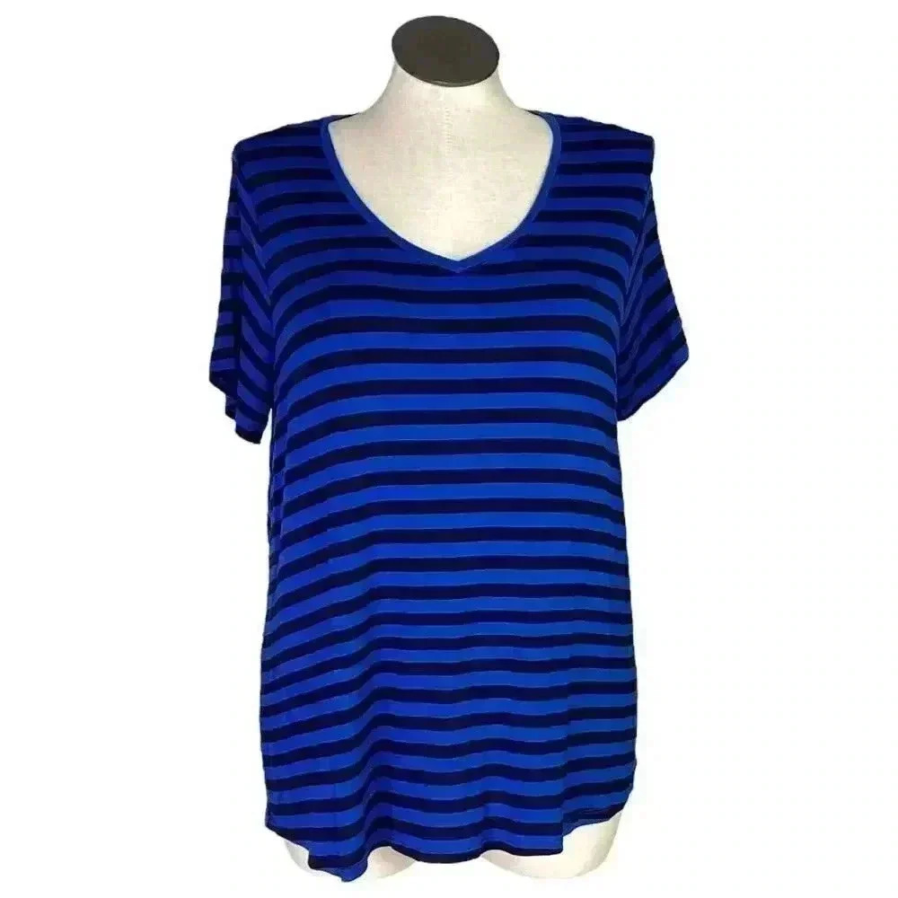 Evri Tee Shirt Top Women 1X Blue Striped Modern Tee V Neck Short Sleeves Stretch